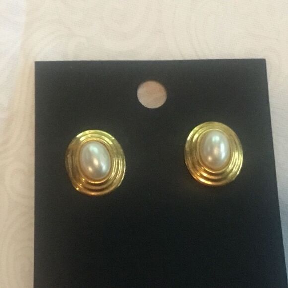 Gold Plated Faux Oval White Pearl Earrings - Picture 2 of 6